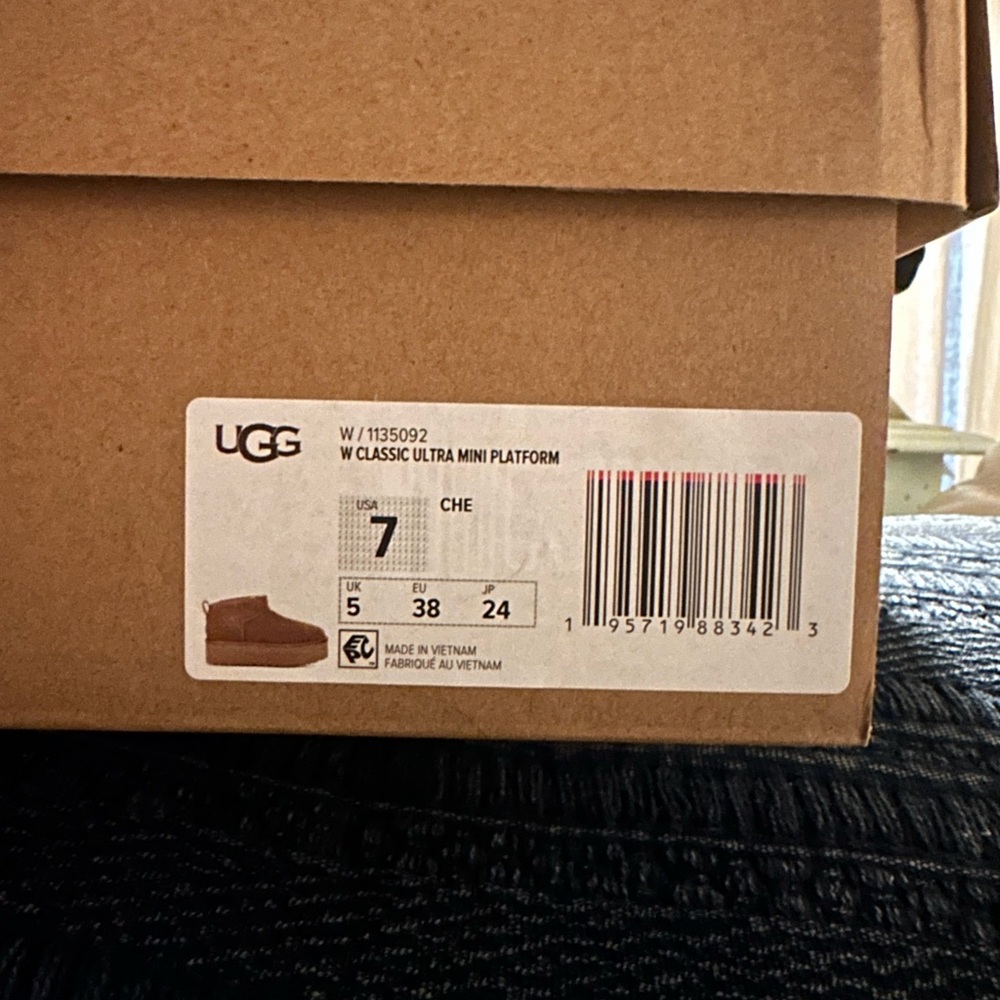 NEW UGG Women’s Classic Ultra Mini Platform Boots in Chestnut Brown size 7 - Picture 14 of 16